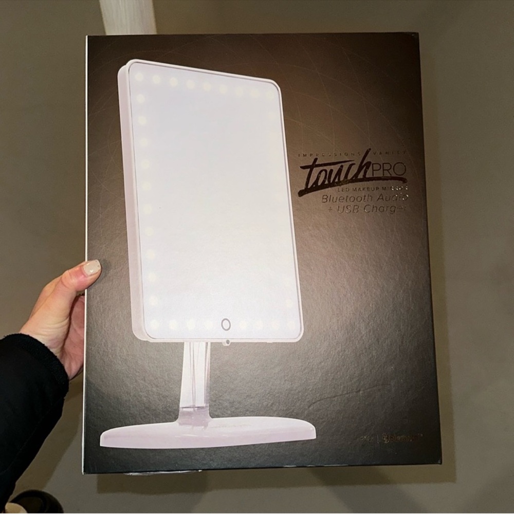 Touch pro White Bluetooth Audio Mirror
